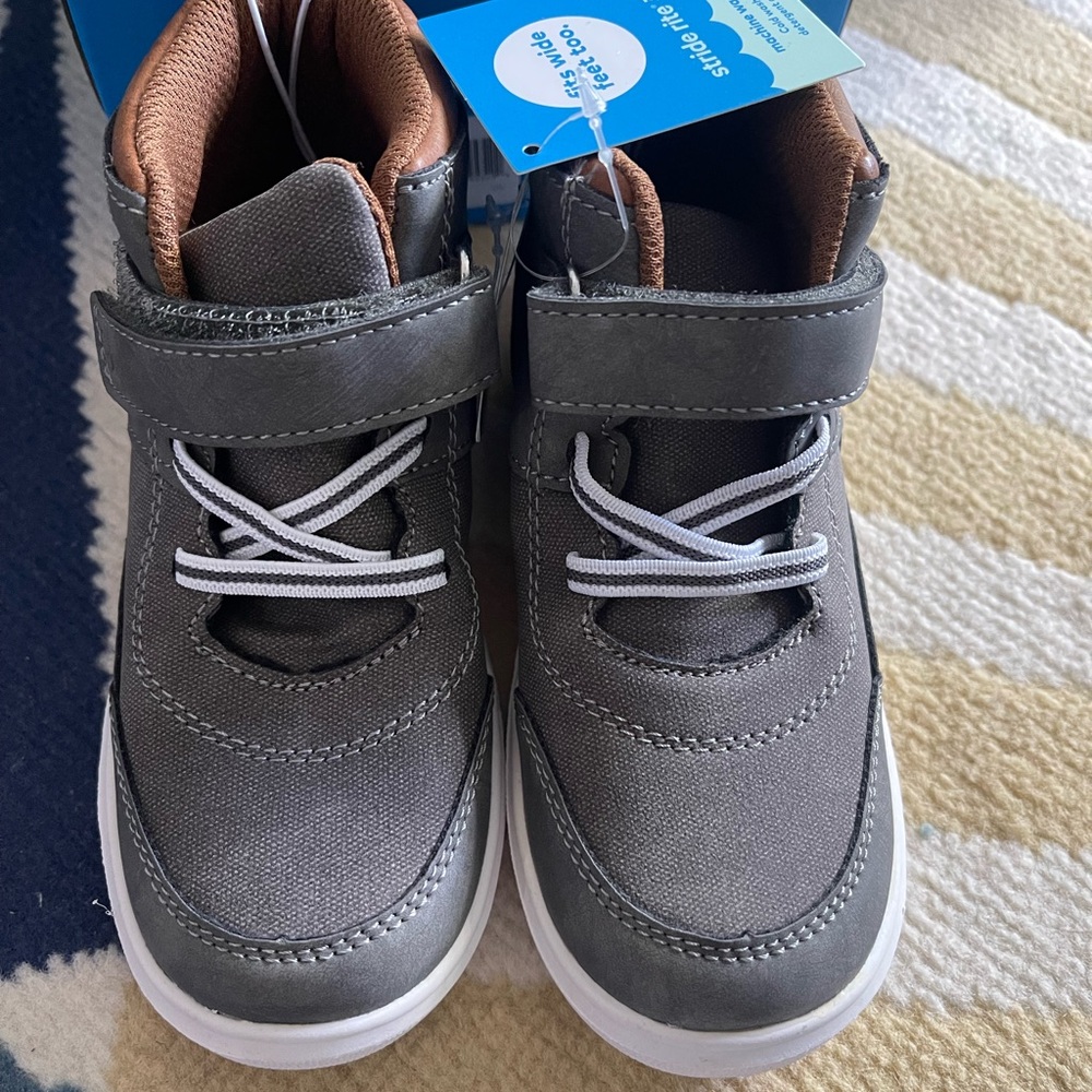 NWT Stride Rite 360 Leather grey boots 10T